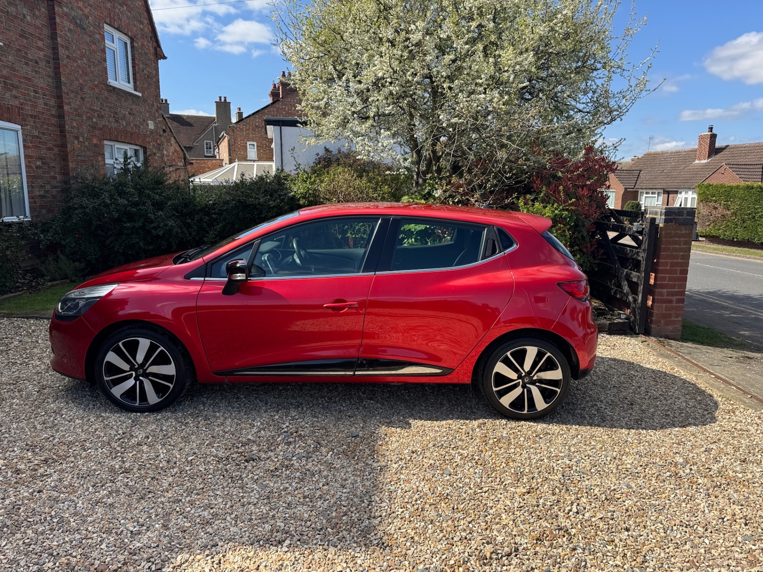 Used Renault Clio 2016 for sale - 76287322: Photo 2