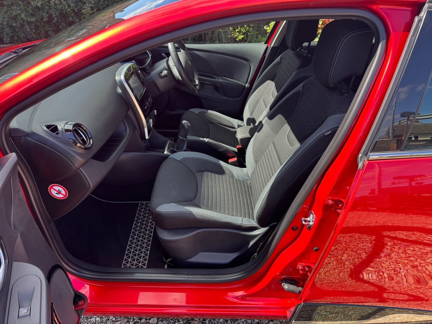 Used Renault Clio 2016 for sale - 76287322: Photo 3