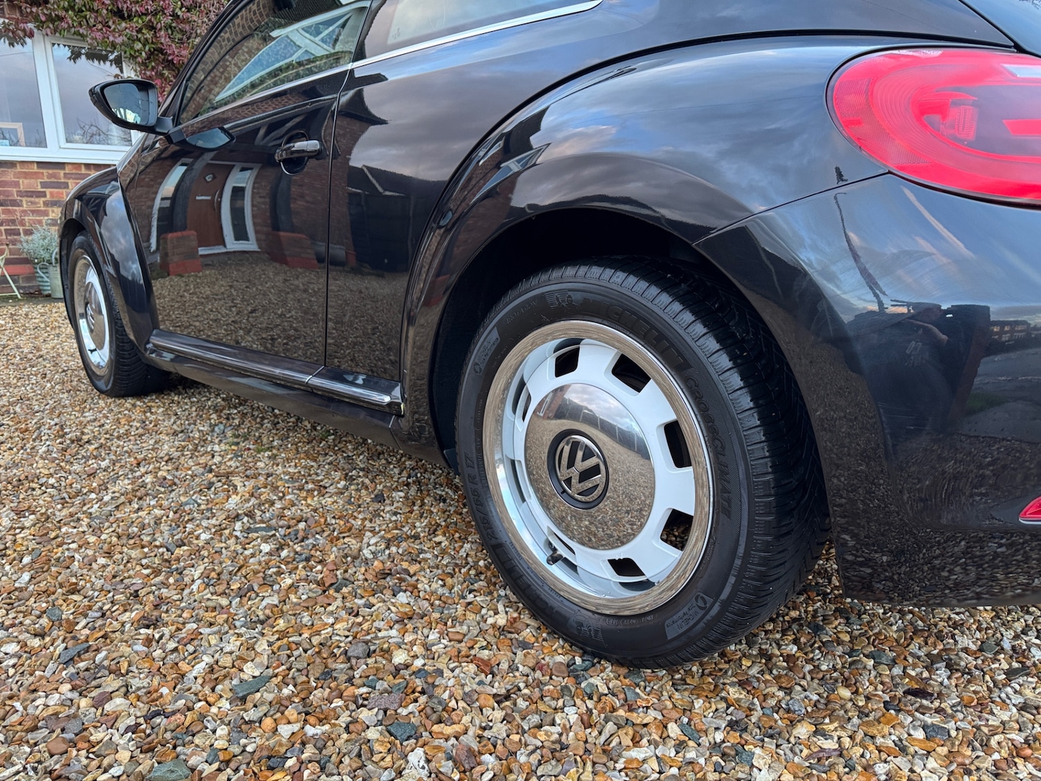 Used Volkswagen Beetle 2012 for sale - 77225930: Photo 4