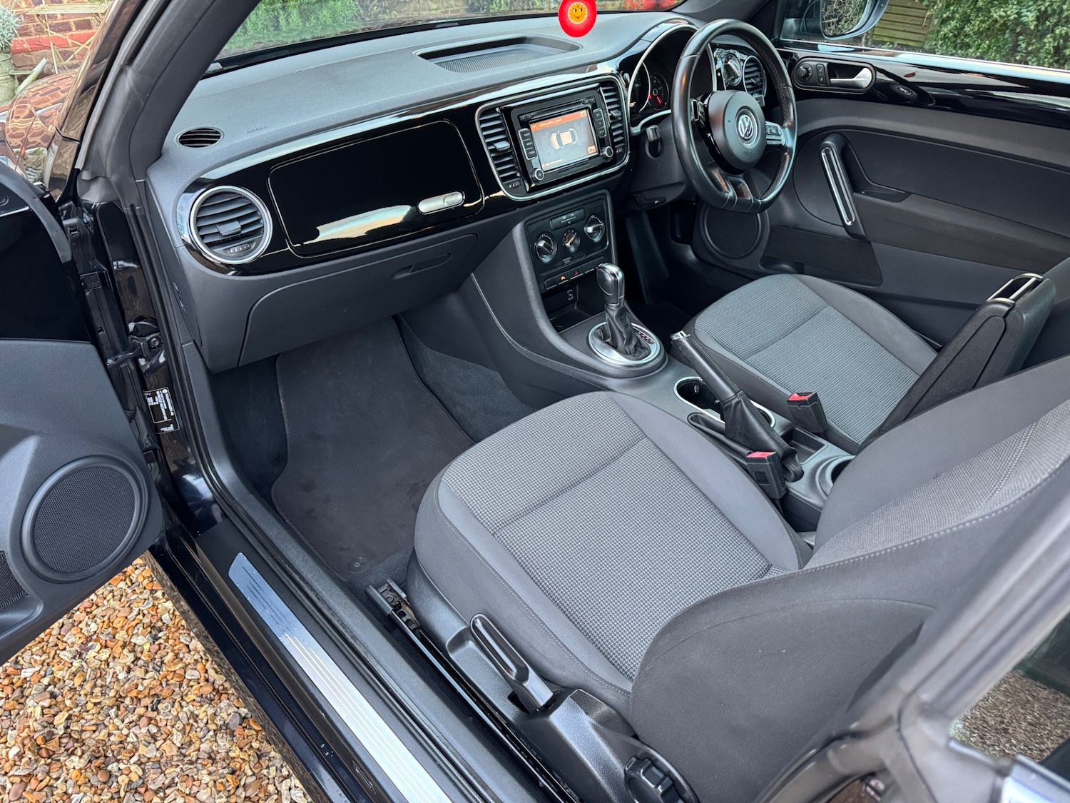 Used Volkswagen Beetle 2012 for sale - 77225930: Photo 6