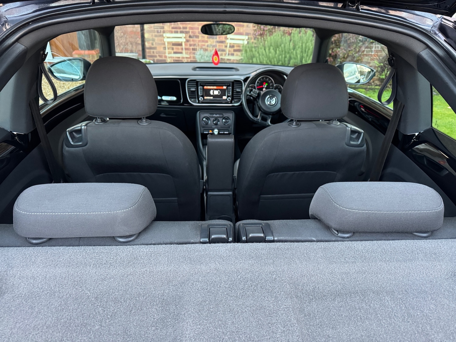 Used Volkswagen Beetle 2012 for sale - 77225930: Photo 8