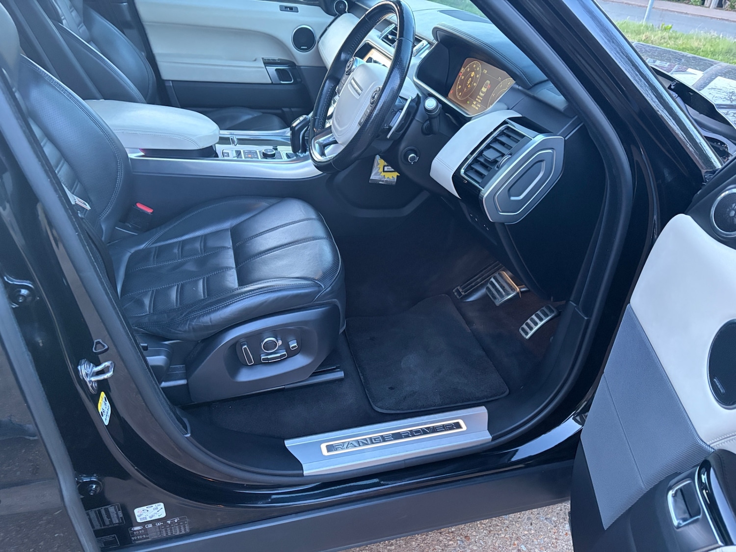 Used Land Rover Range Rover Sport 2018 for sale - 77888268: Photo 7