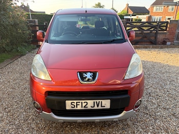 Used Peugeot Partner Tepee 2012 for sale - 79017205: Photo