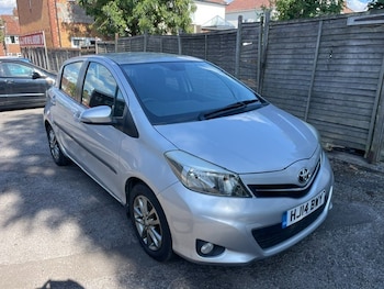Used Toyota Yaris 2014 for sale - 79383599: Photo