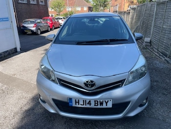Used Toyota Yaris 2014 for sale - 79383599: Photo