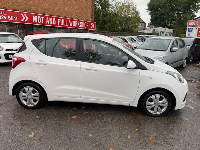 Used Hyundai i10 2014 for sale - 76363802: Photo 3