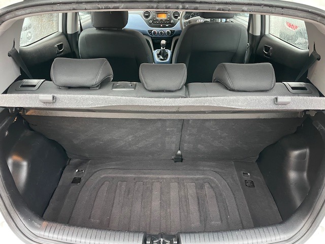 Used Hyundai i10 2014 for sale - 76363802: Photo 7