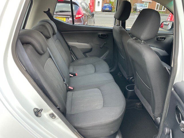 Used Hyundai i10 2011 for sale - 77504595: Photo 6