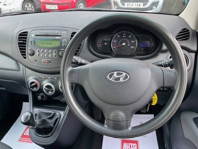 Used Hyundai i10 2011 for sale - 77504595: Photo 8