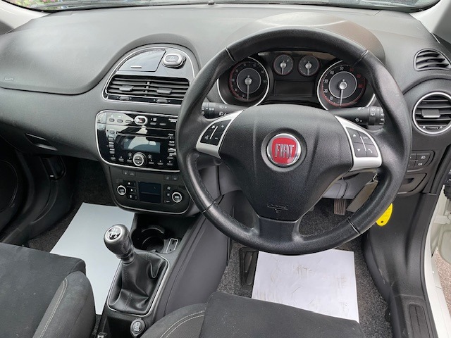 Used Fiat Punto 2017 for sale - 77666700: Photo 10