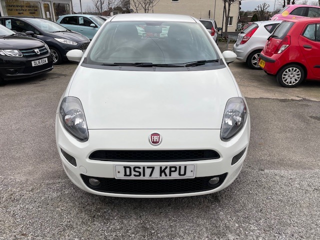 Used Fiat Punto 2017 for sale - 77666700: Photo 2