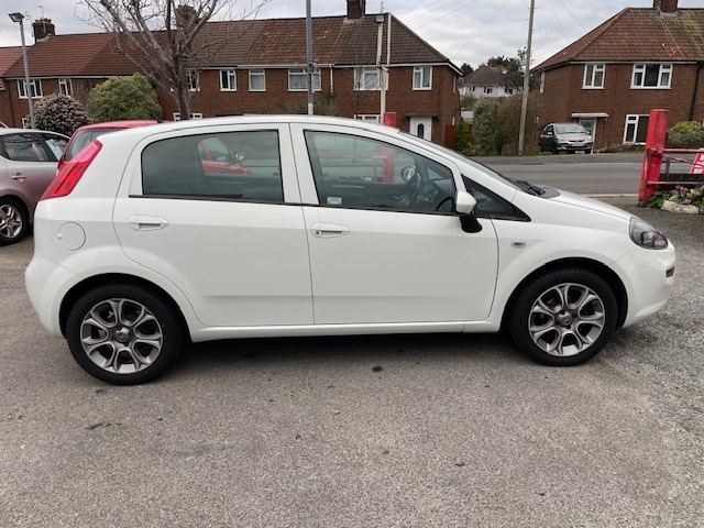 Used Fiat Punto 2017 for sale - 77666700: Photo 3