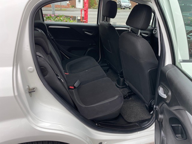 Used Fiat Punto 2017 for sale - 77666700: Photo 8