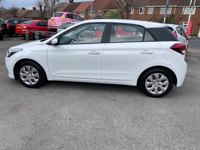 Used Hyundai i20 2016 for sale - 77819173: Photo 4