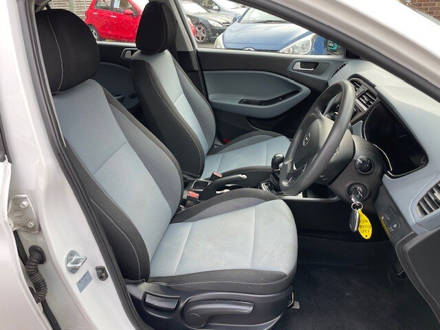 Used Hyundai i20 2016 for sale - 77819173: Photo 9