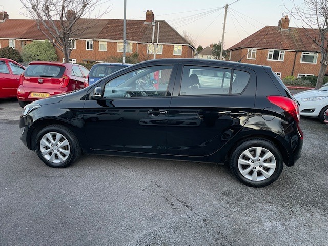 Used Hyundai i20 2014 for sale - 76653149: Photo 4