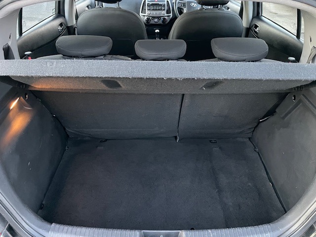 Used Hyundai i20 2014 for sale - 76653149: Photo 6