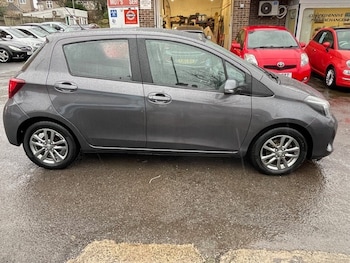 Used Toyota Yaris 2015 for sale - 77151706: Photo