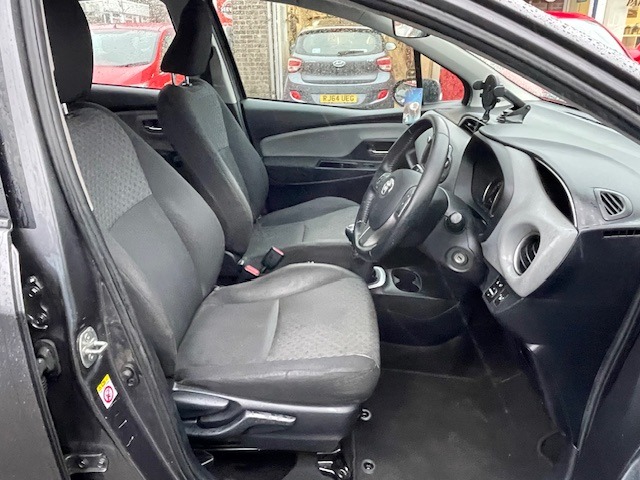 Used Toyota Yaris 2015 for sale - 77151706: Photo 9