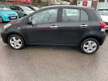 Used Toyota Yaris 2010 for sale - 77504540: Photo