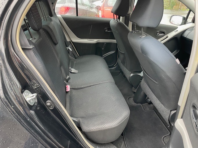 Used Toyota Yaris 2010 for sale - 77504540: Photo 8