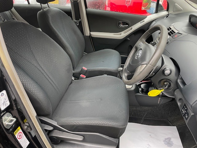 Used Toyota Yaris 2010 for sale - 77504540: Photo 9