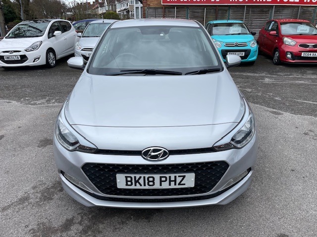 Used Hyundai i20 2018 for sale - 78042339: Photo 2
