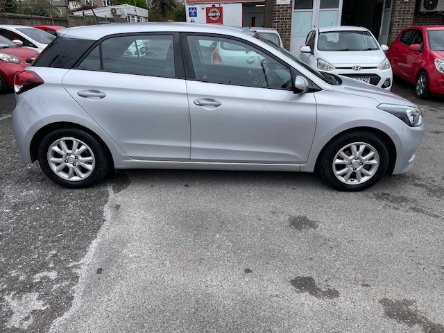 Used Hyundai i20 2018 for sale - 78042339: Photo 3