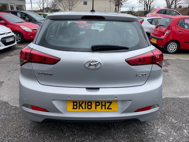 Used Hyundai i20 2018 for sale - 78042339: Photo 5