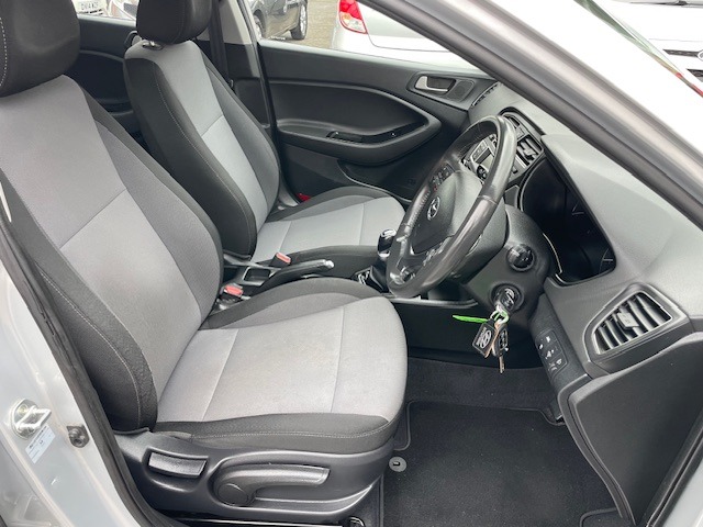 Used Hyundai i20 2018 for sale - 78042339: Photo 8