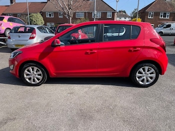 Used Hyundai i20 2013 for sale - 77989169: Photo