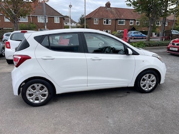 Used Hyundai i10 2014 for sale - 76234260: Photo 3