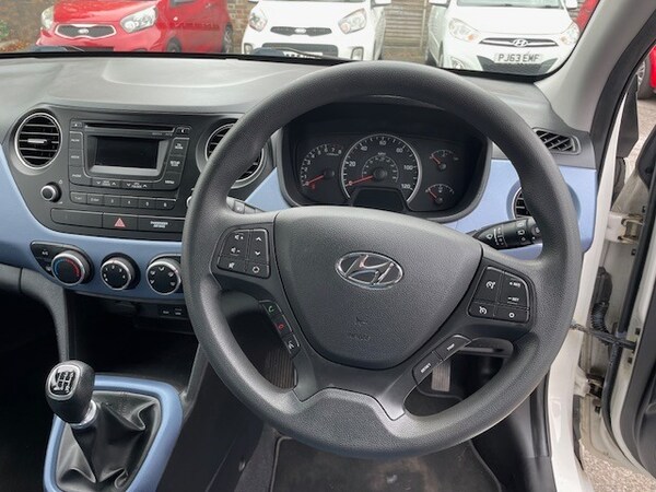 Used Hyundai i10 2014 for sale - 76234260: Photo 9