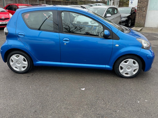Used Toyota AYGO 2011 for sale - 76835139: Photo 3