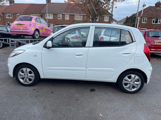 Used Hyundai i10 2013 for sale - 76290580: Photo 4