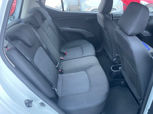 Used Hyundai i10 2013 for sale - 76290580: Photo 7