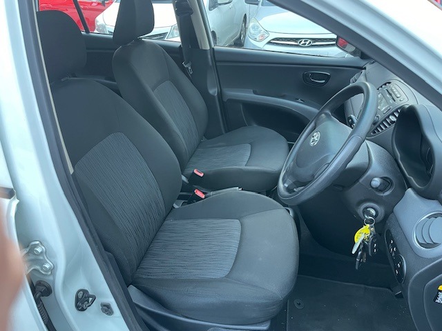 Used Hyundai i10 2013 for sale - 76290580: Photo 8