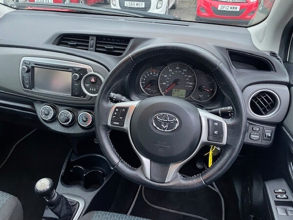 Used Toyota Yaris 2012 for sale - 76321802: Photo 11