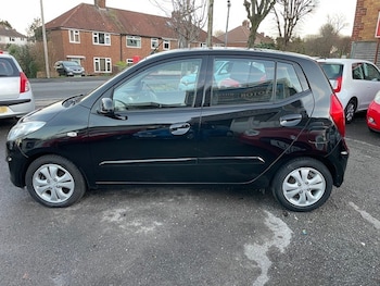 Used Hyundai i10 2012 for sale - 76932197: Photo