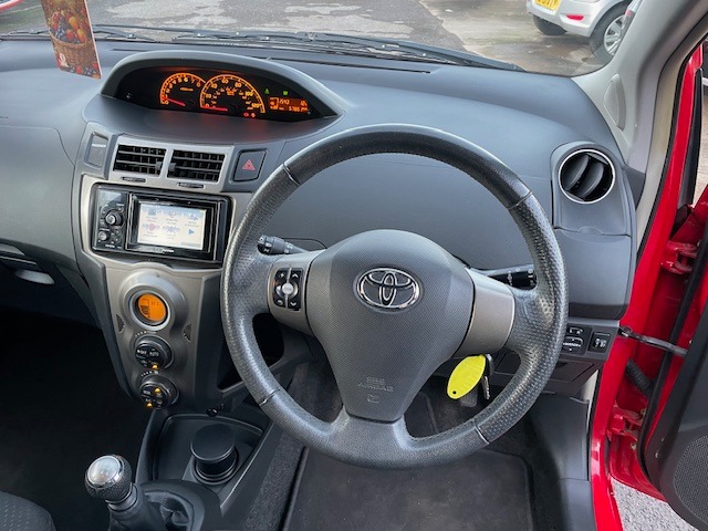 Used Toyota Yaris 2011 for sale - 76922057: Photo 10