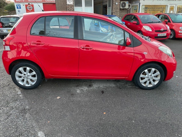 Used Toyota Yaris 2011 for sale - 76922057: Photo 4