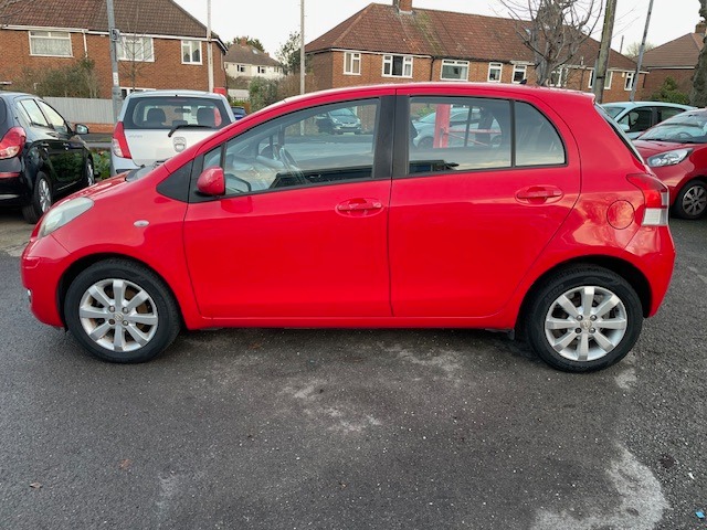 Used Toyota Yaris 2011 for sale - 76922057: Photo 5