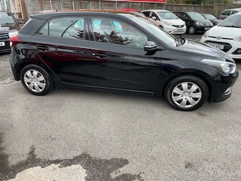 Used Hyundai i20 2017 for sale - 78255234: Photo