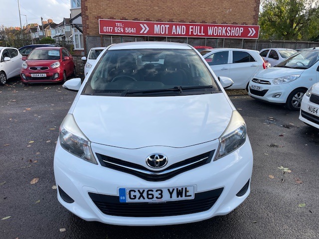 Used Toyota Yaris 2013 for sale - 76427861: Photo 2