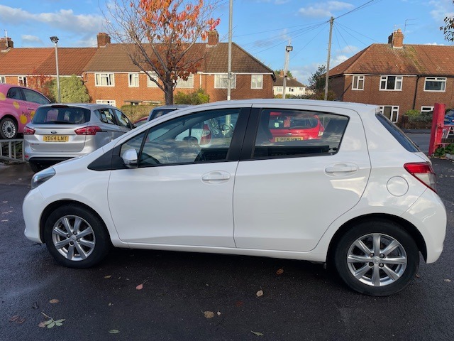Used Toyota Yaris 2013 for sale - 76427861: Photo 4