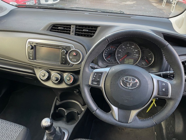 Used Toyota Yaris 2013 for sale - 76427861: Photo 9