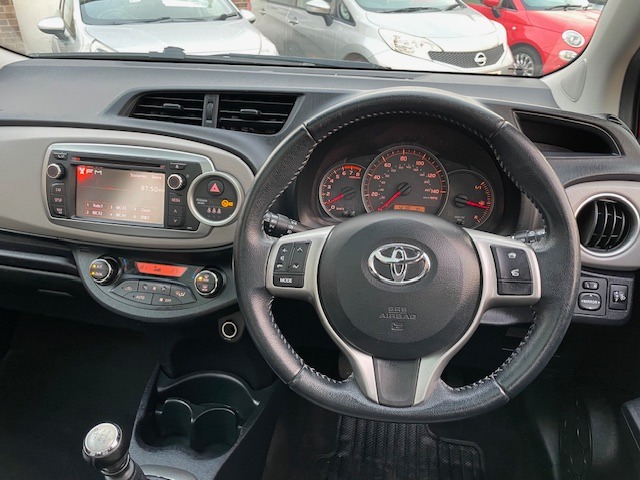 Used Toyota Yaris 2013 for sale - 77532723: Photo 9