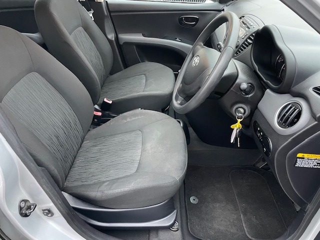 Used Hyundai i10 2011 for sale - 76615720: Photo 9