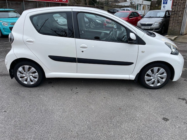 Used Toyota AYGO 2013 for sale - 77519989: Photo 3