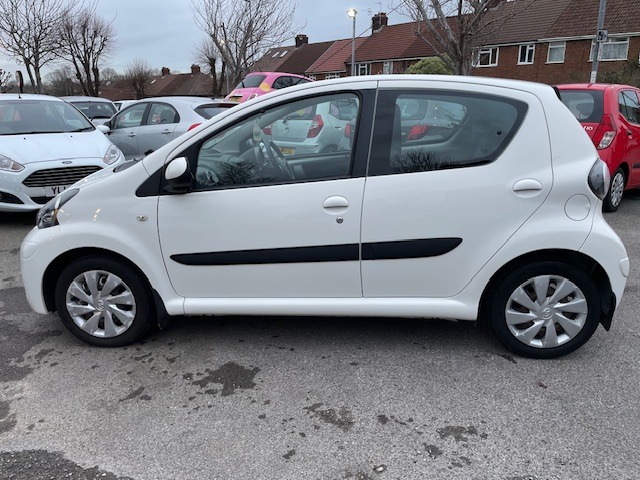 Used Toyota AYGO 2013 for sale - 77519989: Photo 4